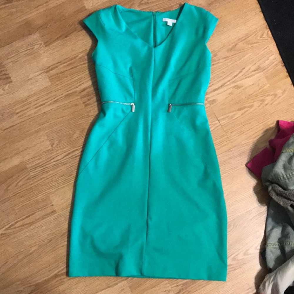 Green New York and Company zippier back dress